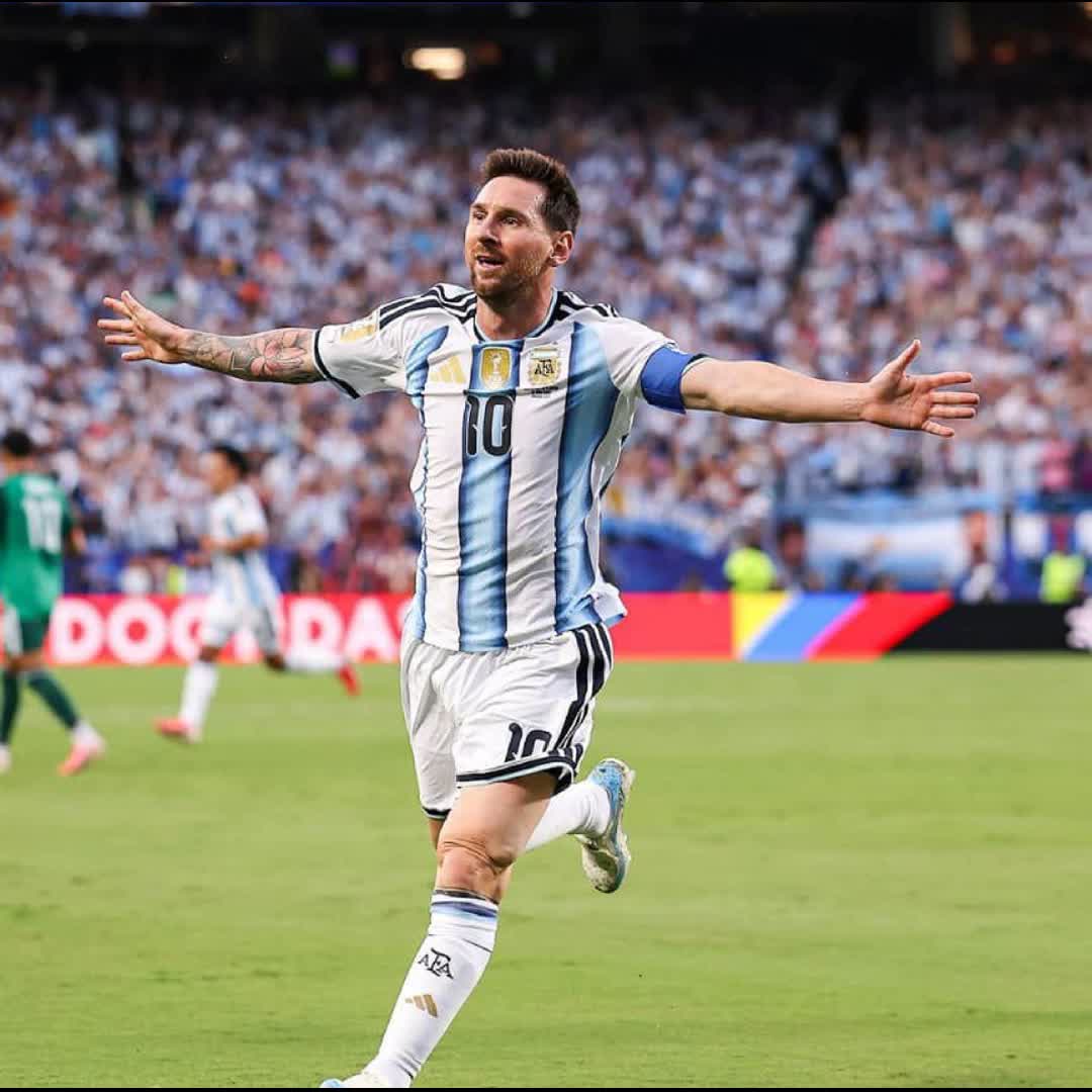 Post by Dav A: Lionel Messi breaks another record as he becomes the first player ever to score in 7 consecutive World Cup games 🔥...