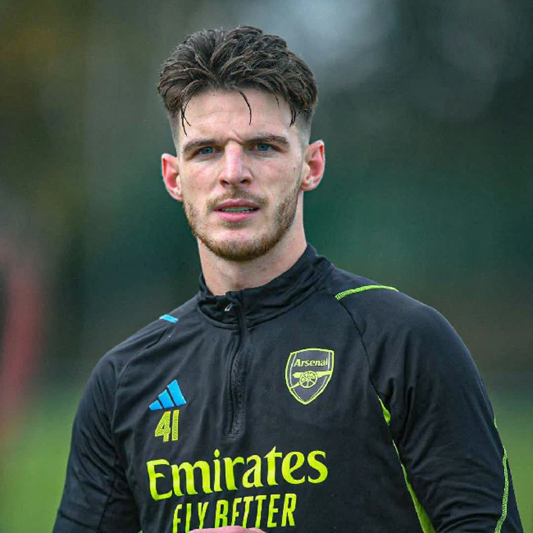 Post by Abenezer Yilma: Top Arsenal Players in 2025 (Ranked by Performance) 1. Declan Rice – Rating: 7.31 Dominant in midfield, praised for...