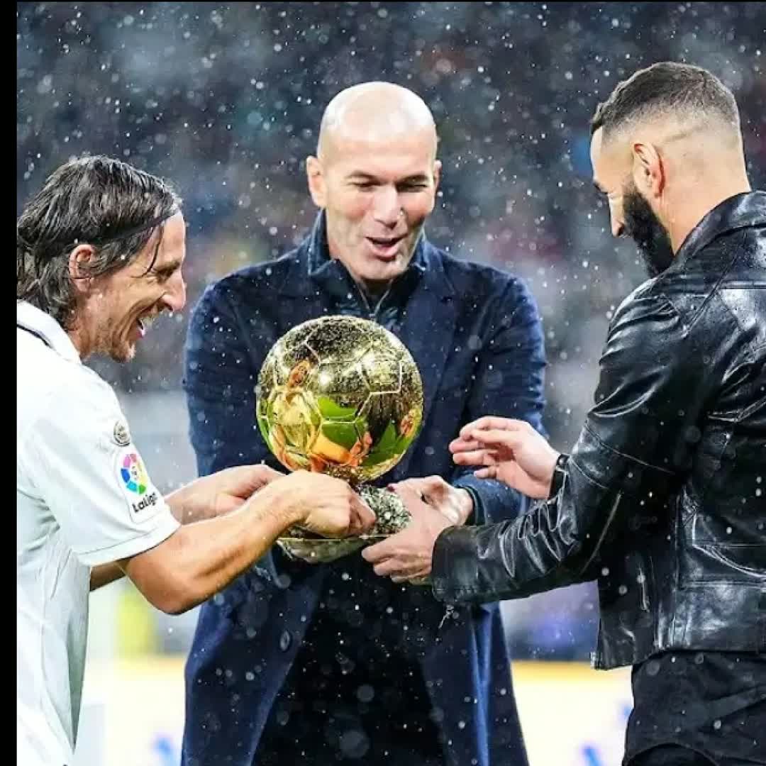 Post by Eyob Seleshi: The 3 legends @ephreem @naji @malkihouari19 @genenewmola7 @gechbirr @aliyhassen18 @mamushgetachew36 @f_a_f...