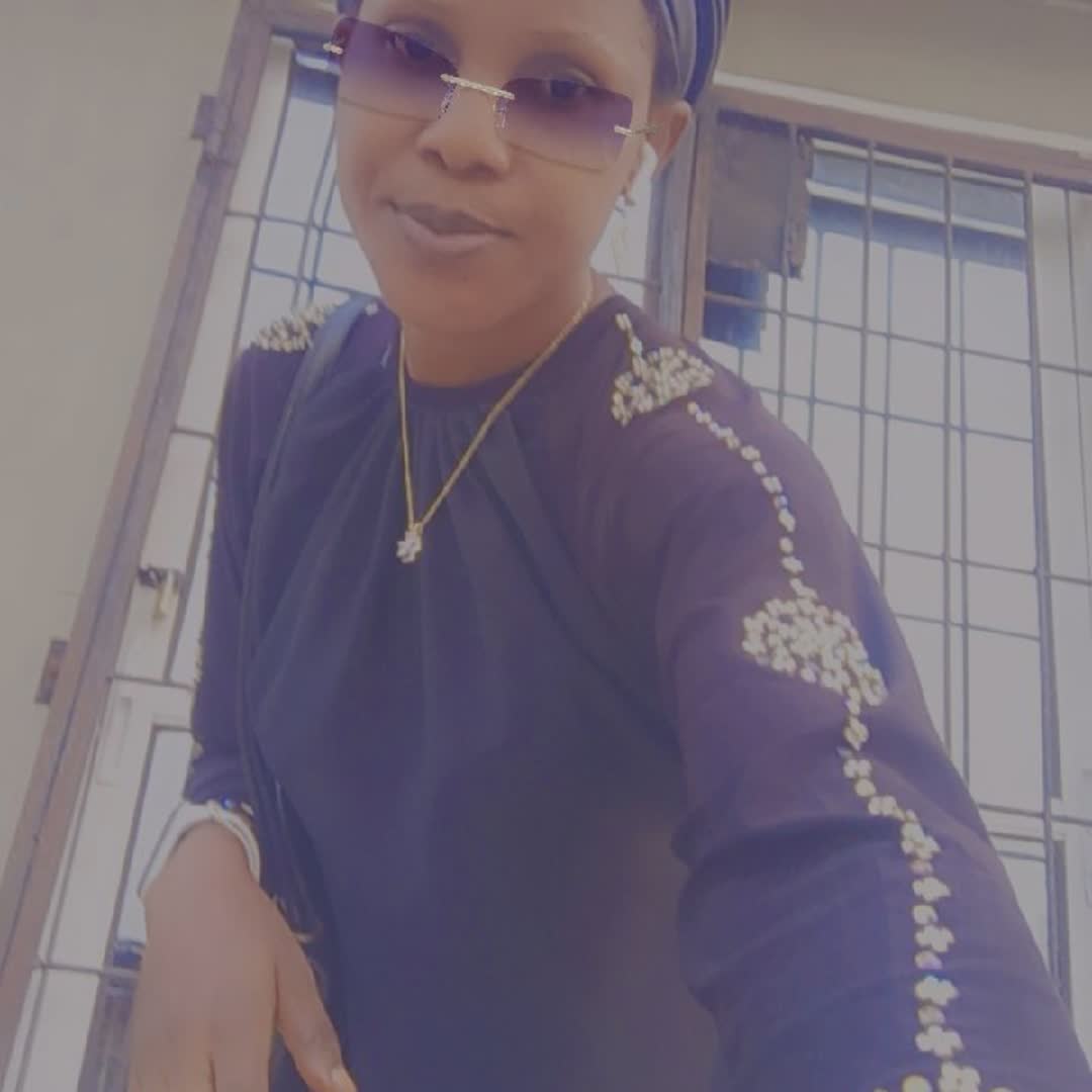 Post by Edidi Omowunmi: Hi there!!. New to this app, let's connect Follow me for immediate follow back