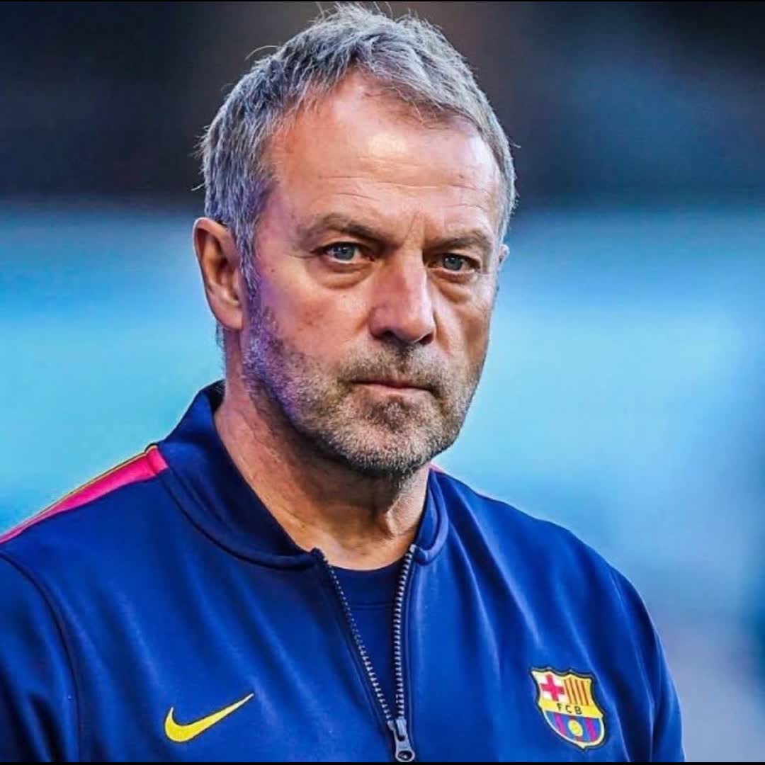 Post by De United Sport News: 🧨 Hansi Flick on Julián Álvarez: "I don't really want to speak on these things." 🤐 "This is Deco's and the others'...