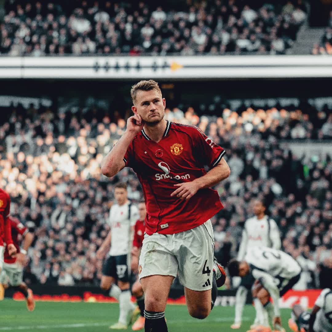 Post by Sodiq Alabi: Game is over and the final score is Tottenham 2-2 Man Utd. After Sesko misses an absolute opportunity, Richarlison...