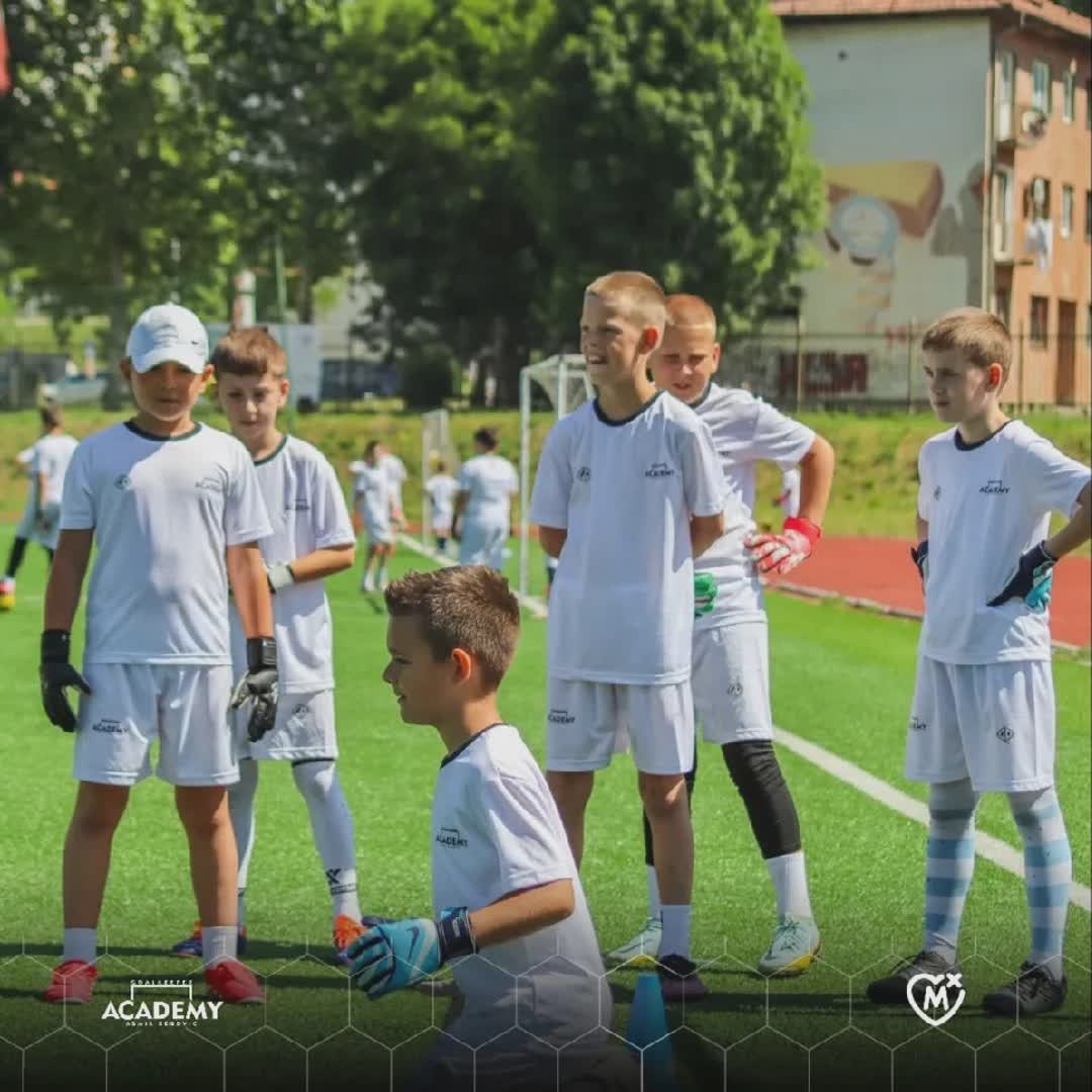 Post by Asmir Begovic Goalkeeper Academy: Goalkeepers 🧤 #ABGKAcademy #buzzer #sports #football