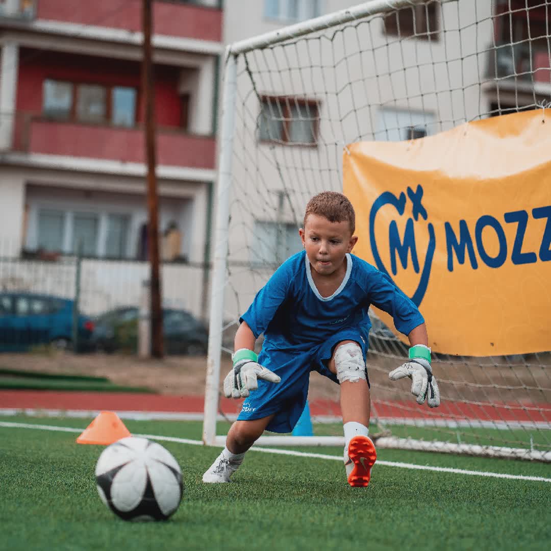 Post by Asmir Begovic Goalkeeper Academy: Goalkeeper 🧤⚽️ #buzzer #sports #Daily #football #soccer #fyp #Goalkeeper #ab1 #ABGKAcademy
