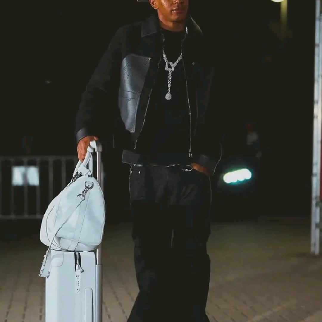 Post by Grich News: Lamine has arrived for Spain with style! 😮‍💨 @afroking @chadaldover27 @mmaforlife @ordoniox44 @famanda98 @jorgef21...