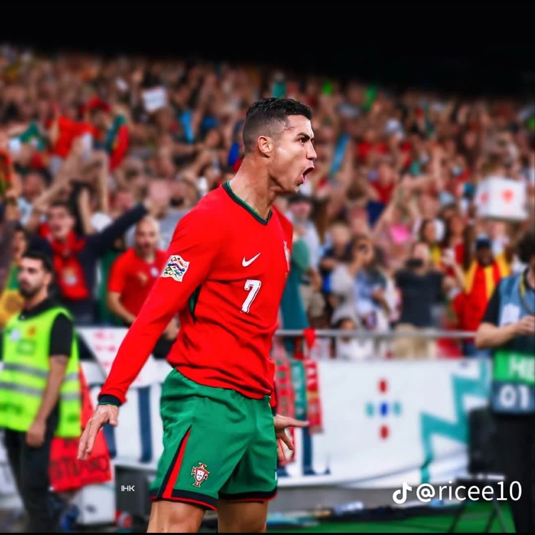 Post by Francisco Billionz: CR7, The Goat of all time..