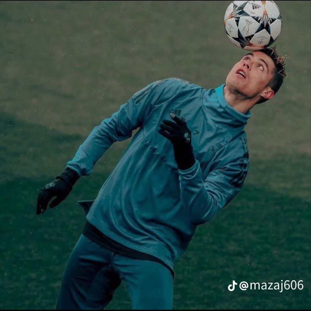 Post by Francisco Billionz: Christiano Ronaldo.. #trending #buzzer_fan_official #Daily #sports #viral #Messi #ronaldo #tshepihustlemom...