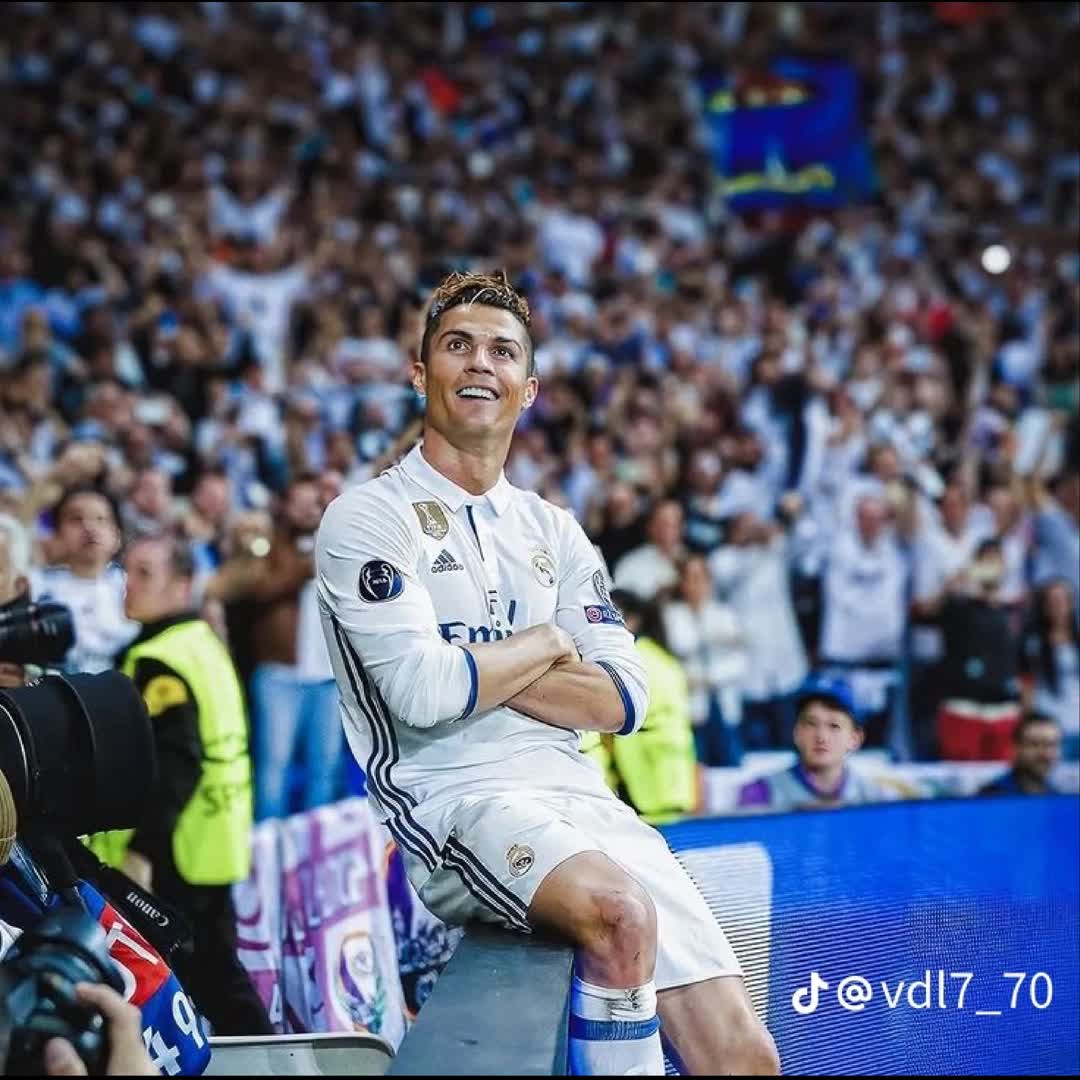 Post by Francisco Billionz: Cristiano Ronaldo is the best #trending #buzzer_fan_official #Daily #sports #viral #buzzer #fyp #football #soccer #Game