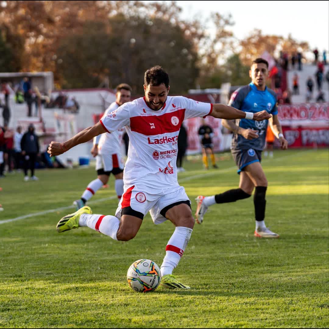 Post by Monja Fonenantsoa: ⚽🔥 What makes a football player truly great? Is it goals? 🥅 Trophies? 🏆 Skill? ⭐ Consistency? 💪 Or the ability...