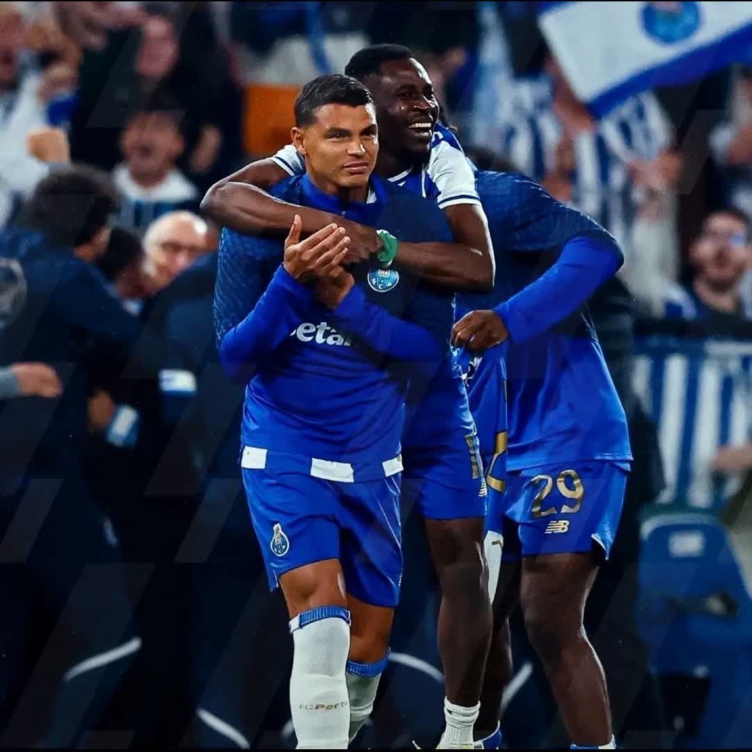 Post by Godswill Oghenemega: Photos of Porto's coronation as Portuguese league champions for the 31st time in their history 🔵🏆⚪️ #buzzer #viral...