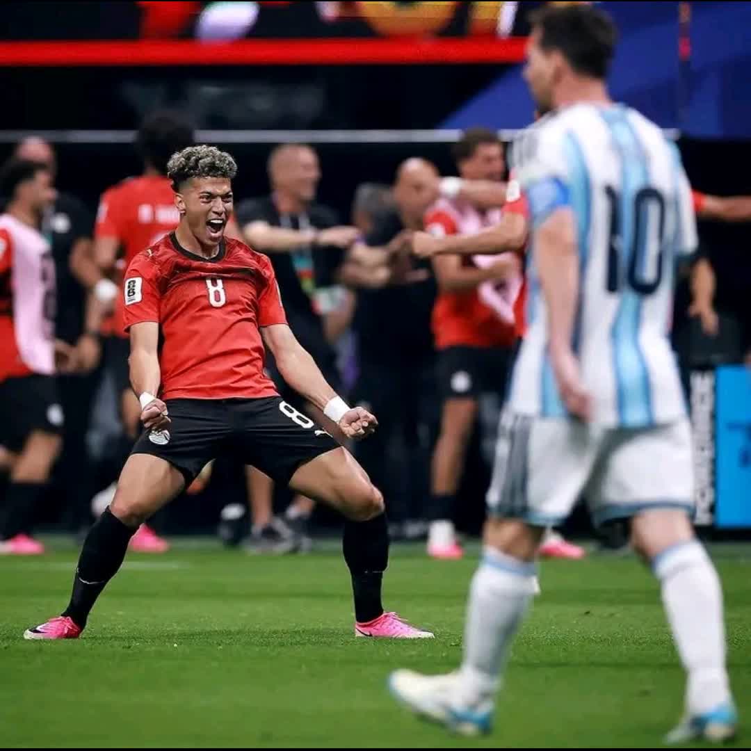 Post by Maaki Suurshater: ⏸️ 𝐇𝐓 — 𝐀𝐫𝐠𝐞𝐧𝐭𝐢𝐧𝐚 𝟎 - 𝟏 𝐄𝐠𝐲𝐩𝐭 Egypt 𝒔𝒉𝒐𝒄𝒌𝒔 Argentina with an early gol… while Messi...