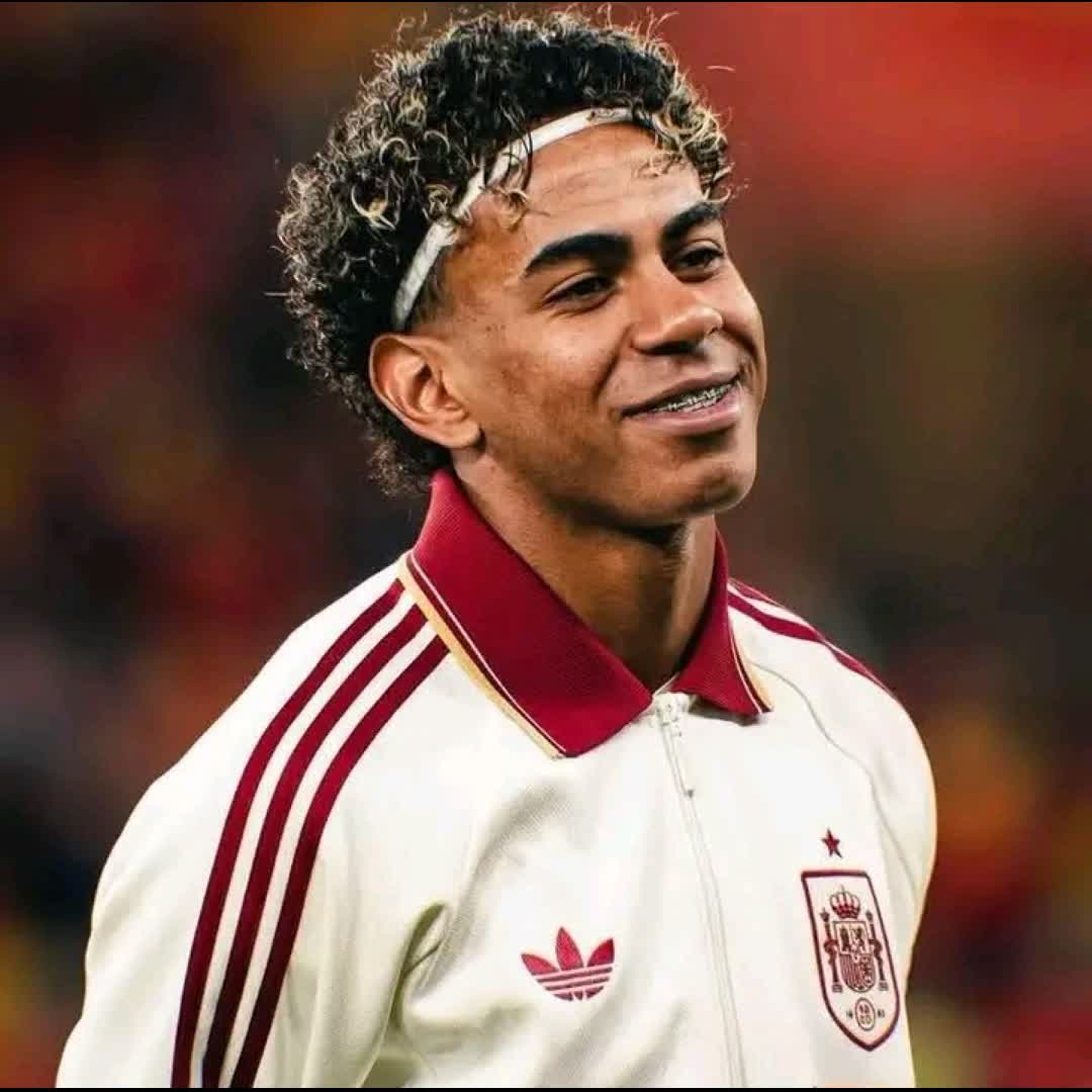 Post by Maaki Suurshater: 🚨 𝐎𝐅𝐅𝐈𝐂𝐈𝐀𝐋: Lamine Yamal 𝐒𝐓𝐀𝐑𝐓𝐒 for Spain against Portugal 😮‍💨✨ #buzzer #viral #fyp #sports #Daily...