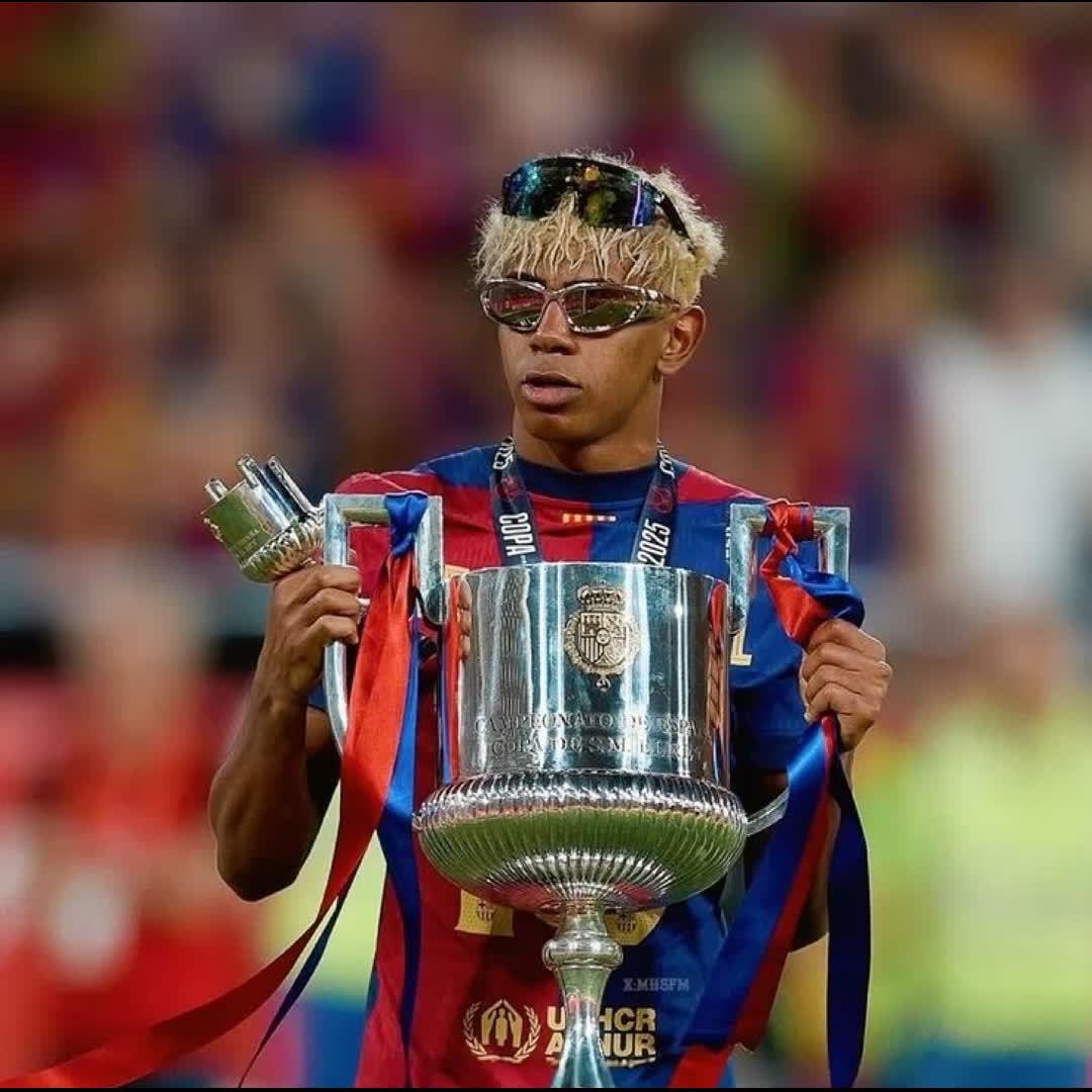 Post by Ademola Kuteyi: The Best winger 🐐if not argue with your screen @sports_world_official @mayurk2221 @kenenisamume0 @ogbuamobifranklin...
