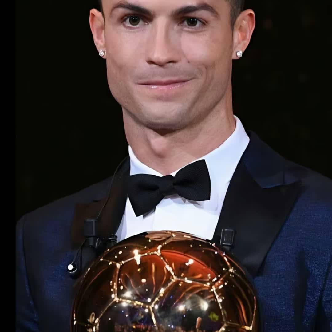 Post by Beruk Eyob: C.R.7 @cr777 @eliyasabdurehman7 @fargi_ko @ihuarulamspet #football #c.r.7
