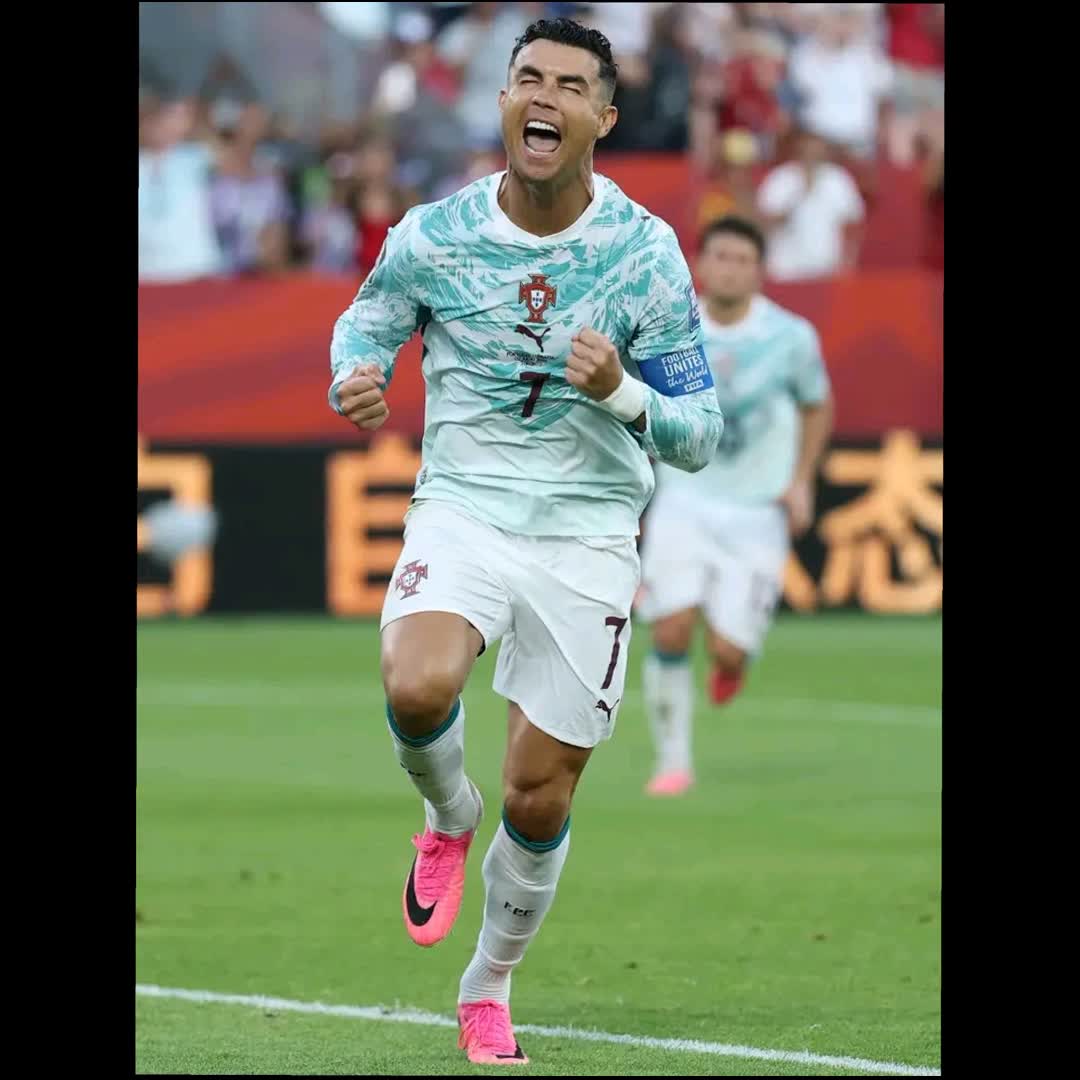 Post by Cristiano Ronaldo: Siiuuuuuu into round of 16🇵🇹🇵🇹❤️💪 #viral #football