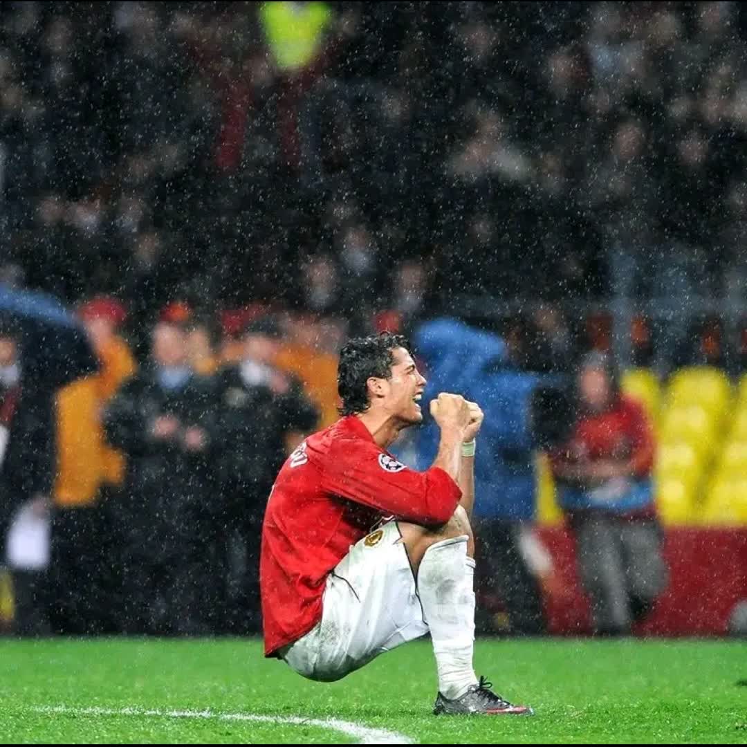 Post by Cristiano Ronaldo: ✨ 𝗢𝗡 𝗧𝗛𝗜𝗦 𝗗𝗔𝗬 𝟭𝟴 𝗬𝗘𝗔𝗥𝗦 𝗔𝗚𝗢: i won his first ever UEFA Champions League trophy with Manchester United.