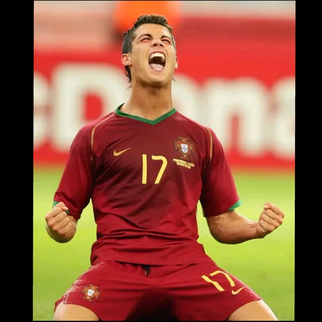 Post by Cristiano Ronaldo: A mesma paixão e orgulho de sempre. 🇵🇹 Vamos com tudo, Portugal!!