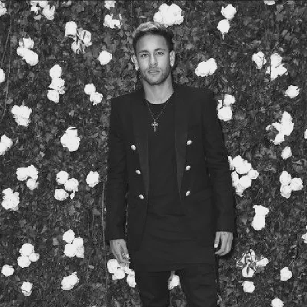 Post by Samuel Oluwatosin: @whaleychrista94 @juniordasilvaneymar7 @jolke.neymar @nerminneymar11 @neymar_fan @rakibahmedneymar @neymar...