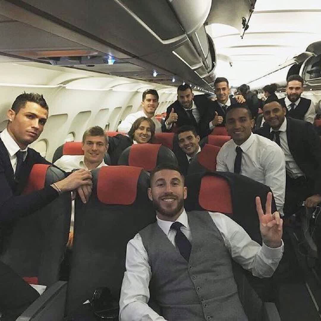 Post by EYOB DEREJE: Bedegu gize @zoomfx @ephreem @sanol @pearlsipho @elfazi @zer123 @contactaka16 @soccer_fan_page @neymar1011...