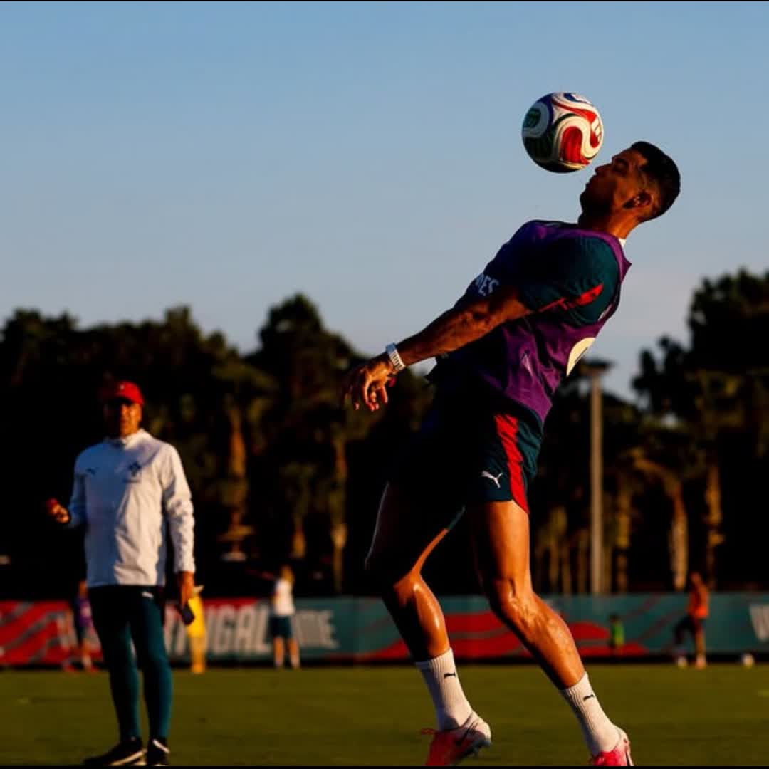 Post by Ronaldo Cr7: Ronaldo 🇵🇹🐐🥳 #ronaldo #ronaldocr7 #RonaldoFans #buzzer #viral #fyp #football #soccer #trending