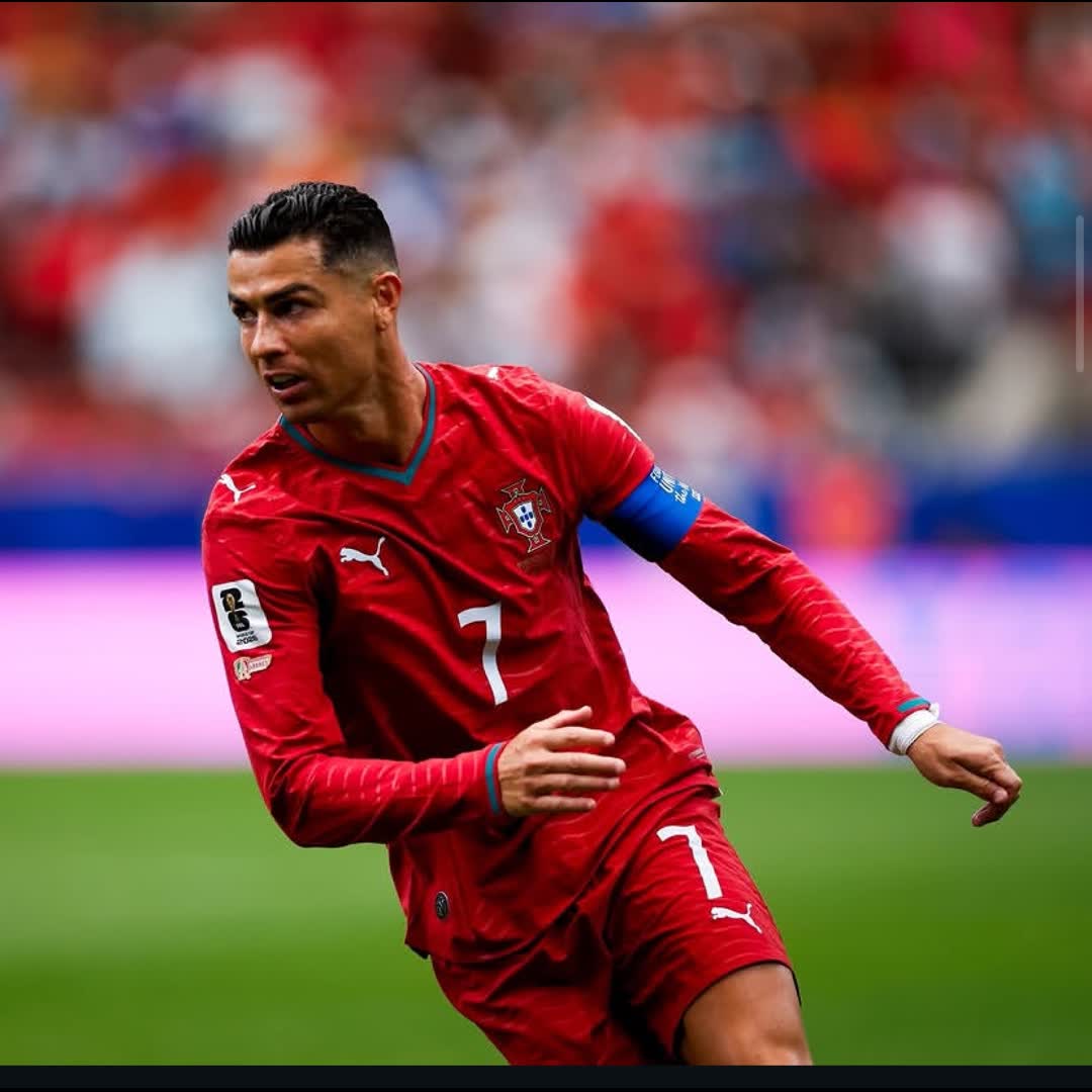 Post by Ronaldo Cr7: Ronaldo 🇵🇹 #ronaldo #cristiano_ronaldo_cr7 #Cristianronaldo #buzzer #viral #fyp #sports #football #buzzer_fan_official