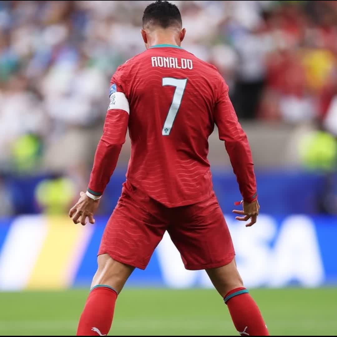 Post by Ronaldo Cr7: Ronaldo 🤍🐐⚽️ #ronaldo #ronaldocr7 #RonaldoFans #buzzer #fyp #viral #sports #Daily #football