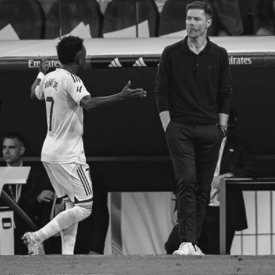 Post by KickOff 360: 🚨 𝗡𝗘𝗪: Vinicius Junior was seen alone with Xabi Alonso after apologizing to teammates and coaching staff...