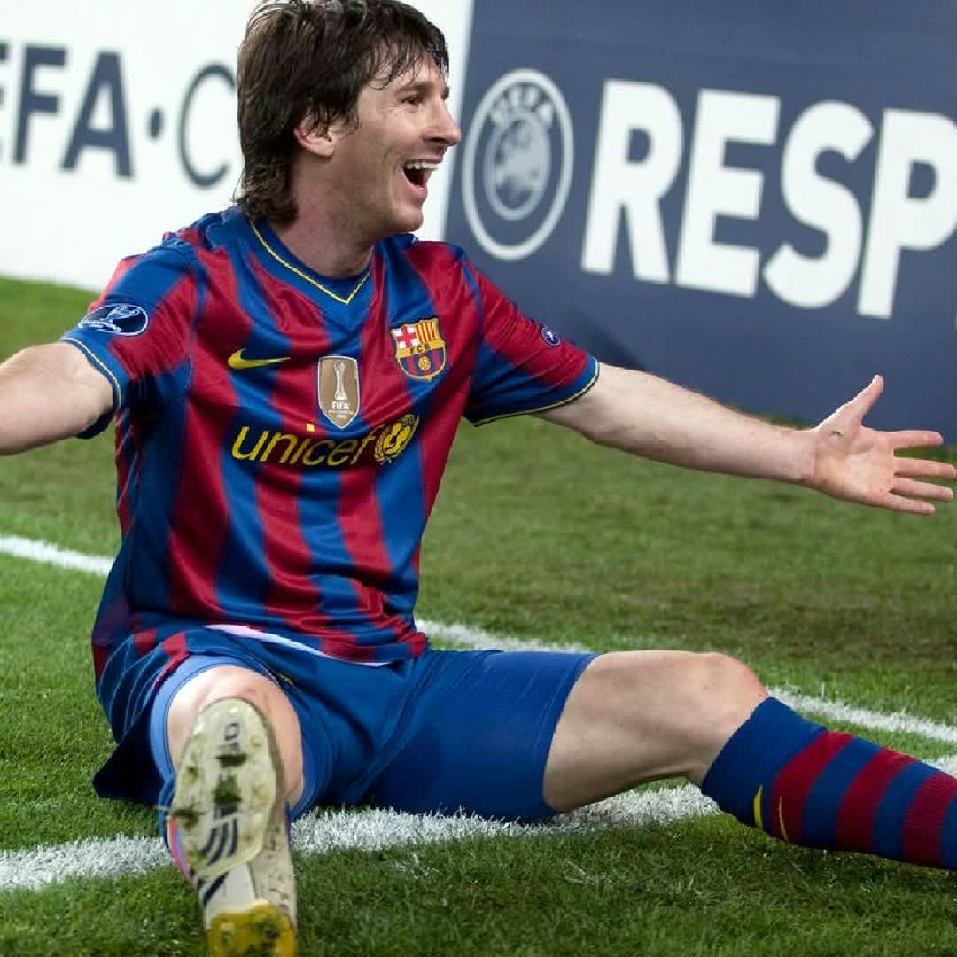 Post by Aecris Tata: messi or ronaldo who is the best #buzzer #viral #fyp #sports #Daily #buzzer_fan_official #football #lionelmessi...