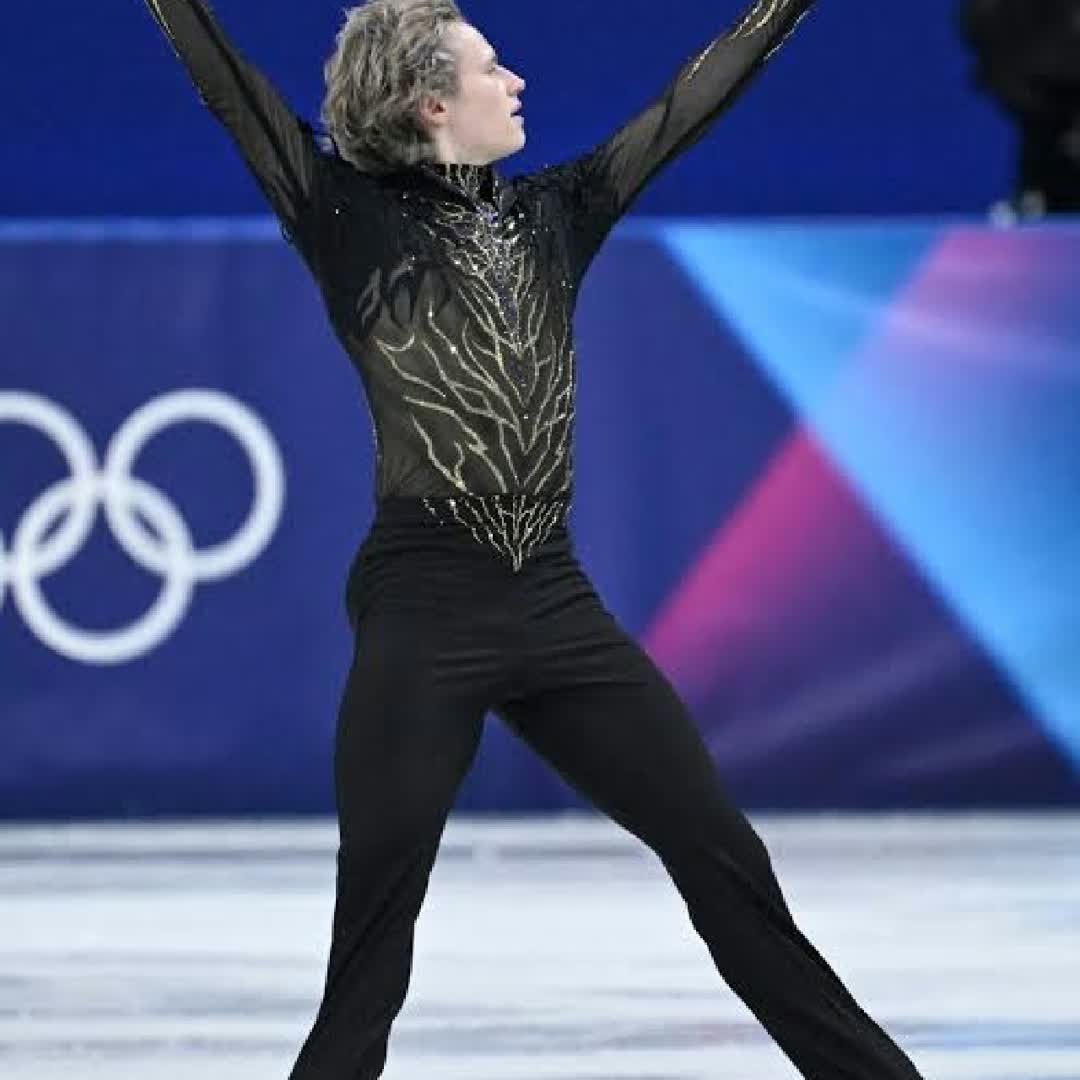 Post by sofiane djema: The 'Quad God' was back to his best in the men's short program after struggling in the team event, building a gap...