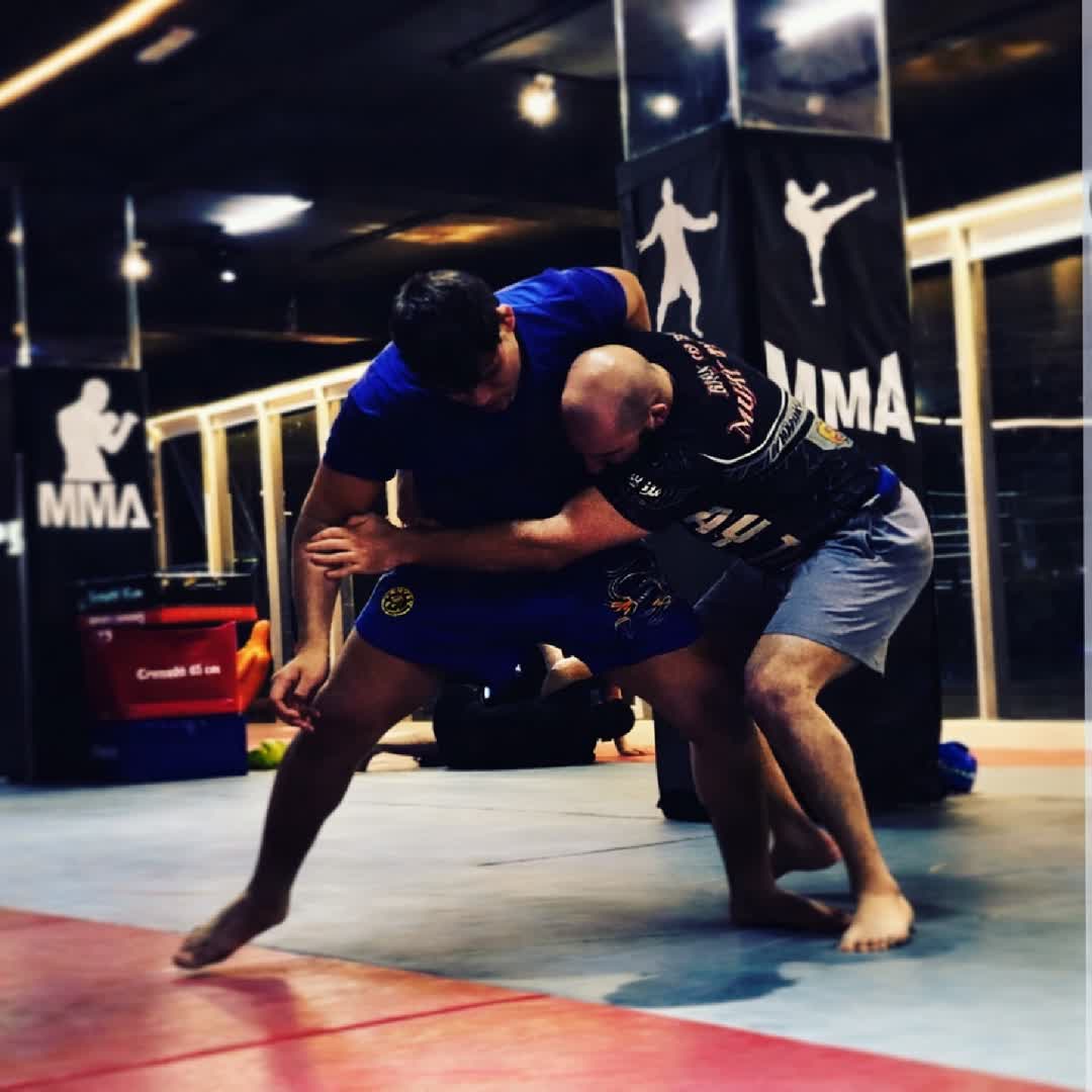 Post by Samrand Shorsh: Wrestling #buzzer #viral #sports #Daily #buzzer_fan_official #trending