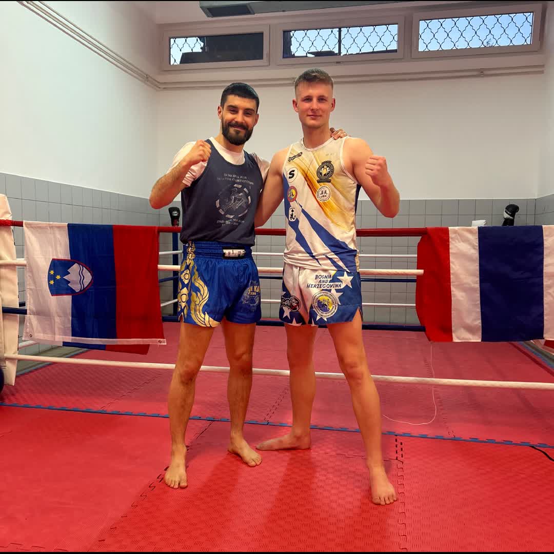 Post by Edi Muaythai: Danas bio u pojesti kod šampiona @saso_vorkapic_official i njegovom klubu škorpion gym u Sloveniji u Novom Mestu.....
