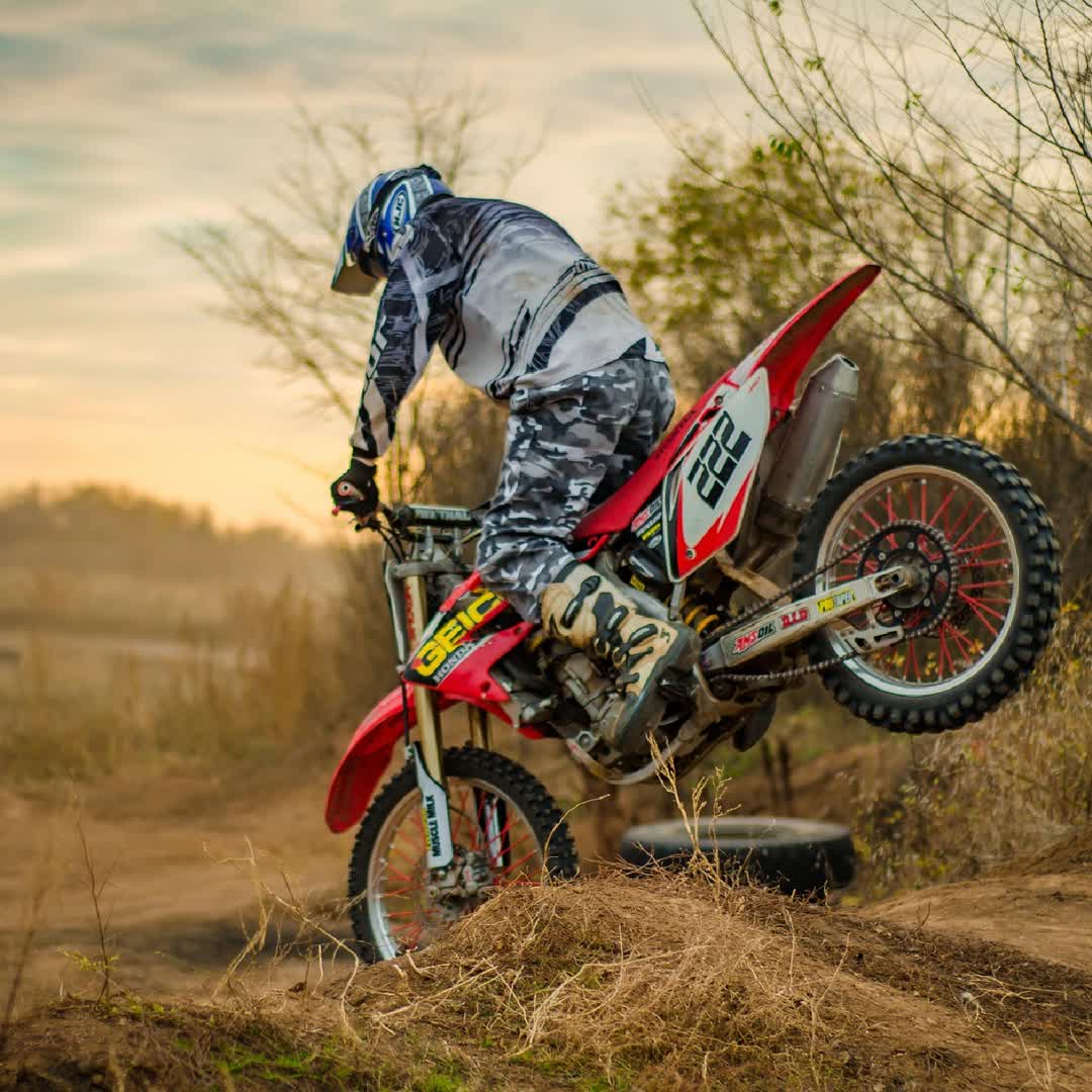 Post by EXTREME GRAVITY: #buzzer #viral #fyp #sports #Extreme #adrenaline #Gravity #jump #bike #pitbike #enduro #motorsport #motodrift...