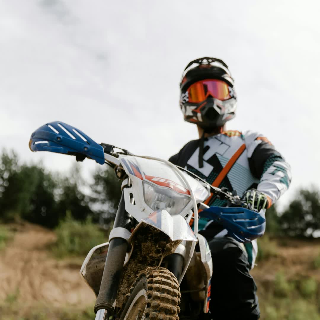 Post by EXTREME GRAVITY: #buzzer #viral #fyp #sports #Extreme #adrenaline #Gravity #jump #bike #pitbike #enduro #motorsport #motodrift...