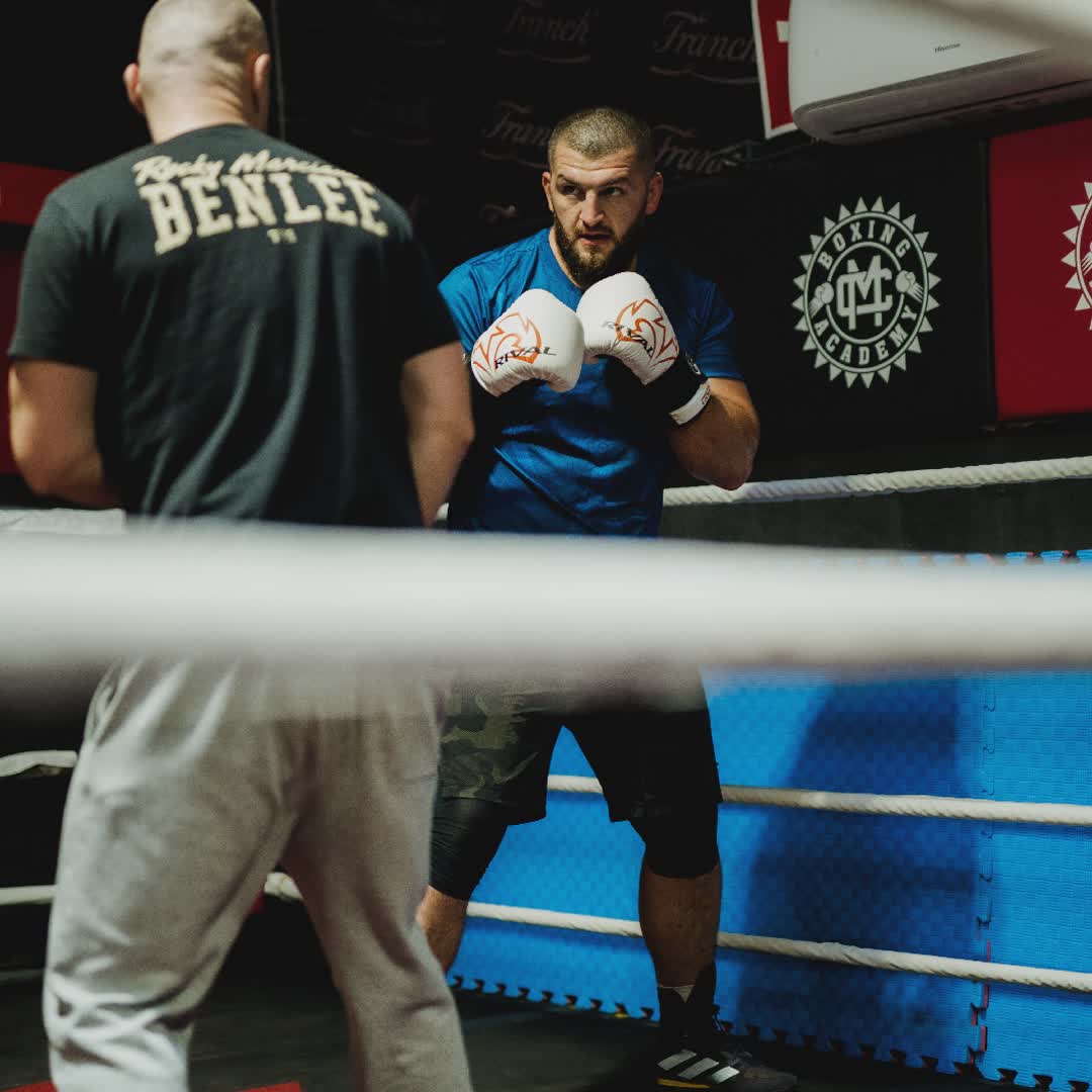 Post by Ahmed Krnjić: Still grinding 🦾