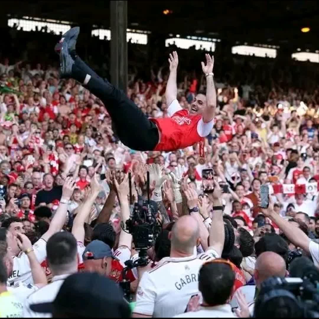 Post by Football VAR: 🏆 ARSENAL FOOTBALL CLUB ARE ENGLISH PREMIER LEAGUE CHAMPIONS 🏆 Bournemouth had a draw with Manchester City 1-1 to...