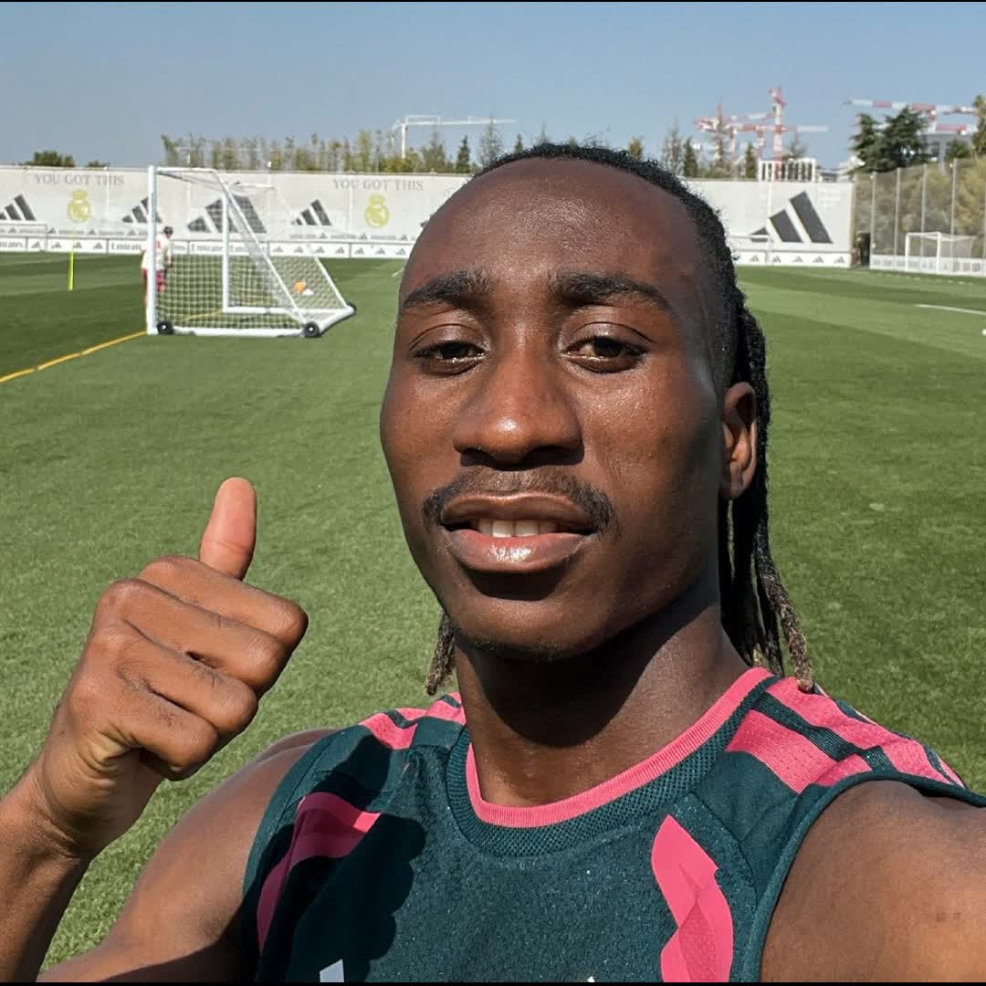 Post by Elijah James Aspata: On the pitch... Here we go #buzzer #viral #fyp #sports #Daily #football #buzzer_fan_official #soccer #trending