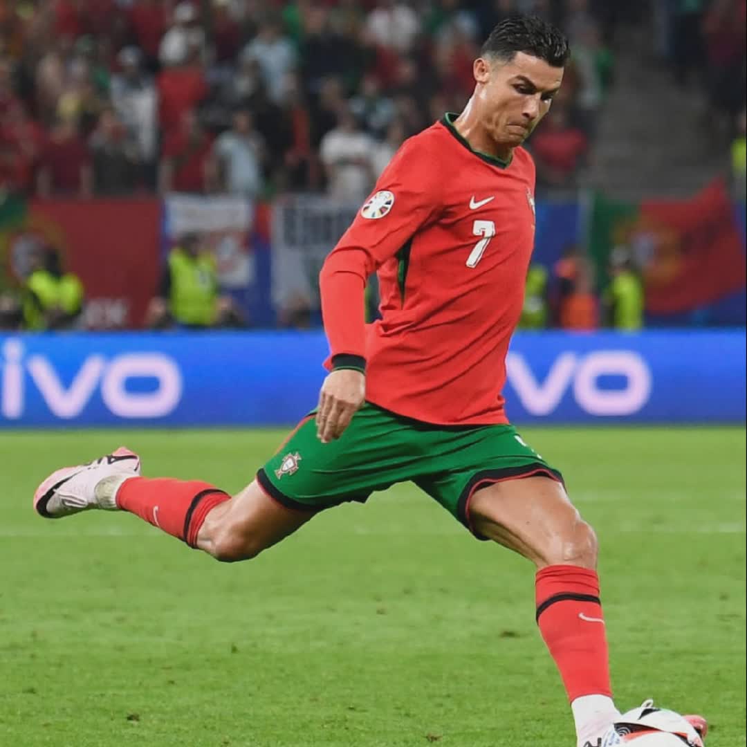 Post by Felicity Irima: Ronaldo the legend 🙌 👏 💙 💪 😎 🙏. #soccer #Game #football #viral #fyp #Daily #sports