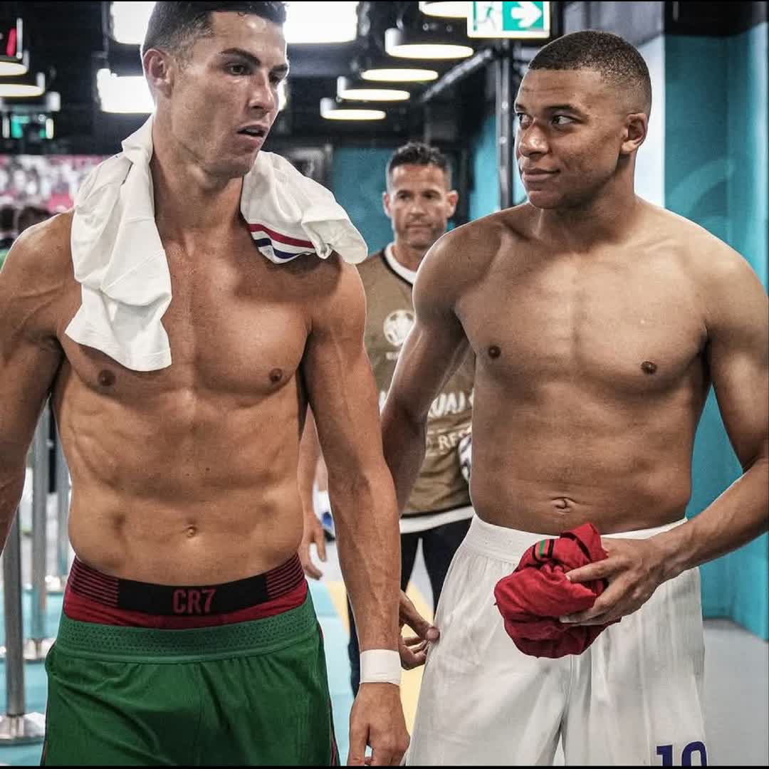 Post by Nsidibe Ufia: 🌟 Kylian Mbappé: "The player I dream of facing at the World Cup is Cristiano, because I think it will be his last."...