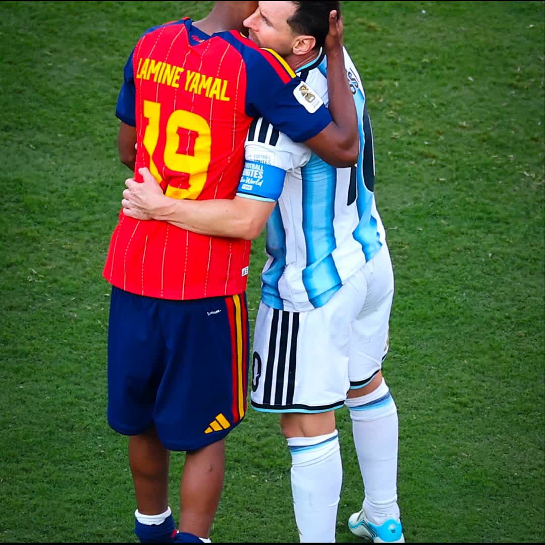 Post by Grant Asiboje: Old Meet New #buzzer #viral #fyp #sports #football #Daily #buzzer_fan_official #soccer #trending #Game #foryou...