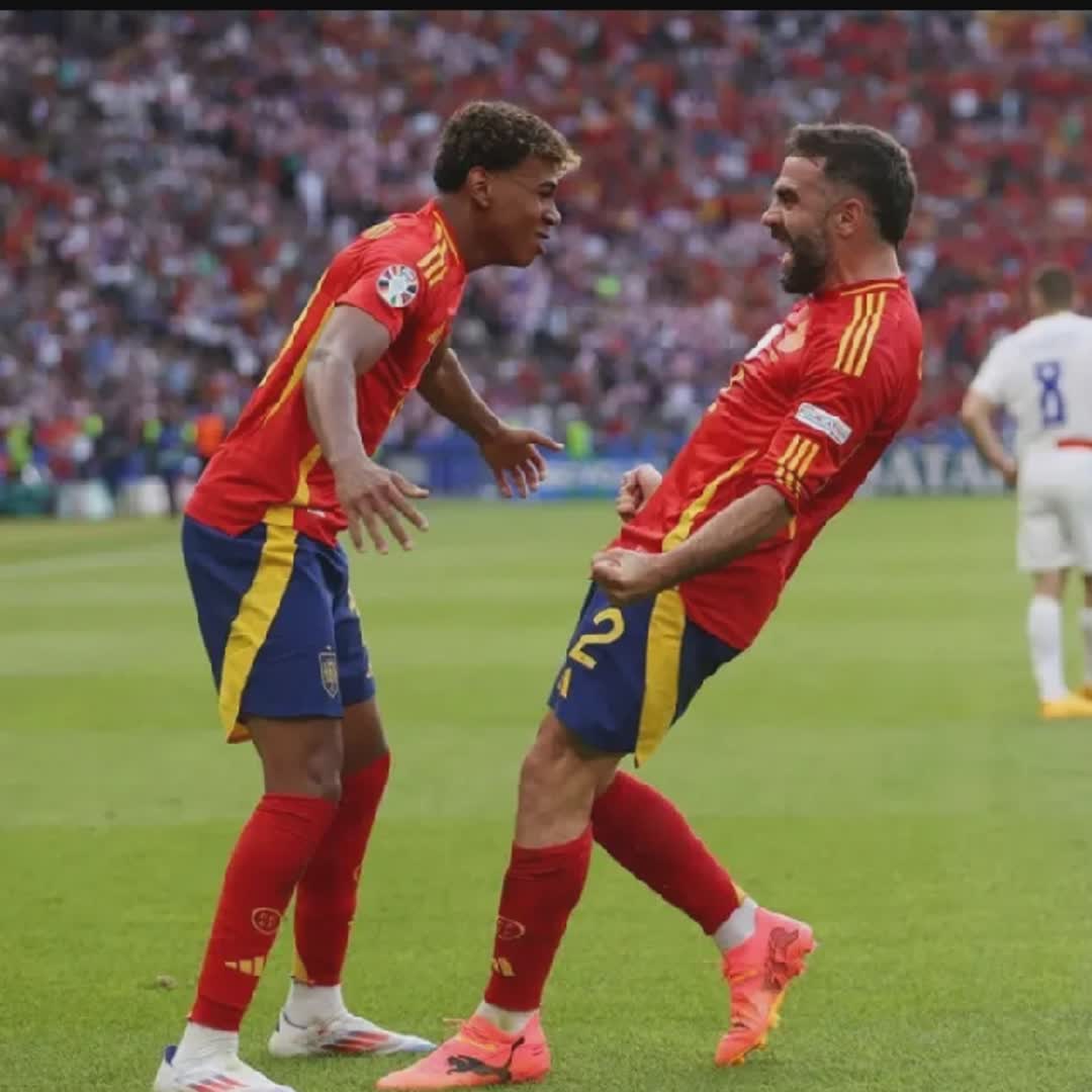 Post by Zakari Salihu: 🚨🚨 𝐁𝐑𝐄𝐀𝐊𝐈𝐍𝐆: Dani Carvajal will TALK TO LAMINE YAMAL after EL CLASICO, reveals Cope 😟🔥 “The players are...