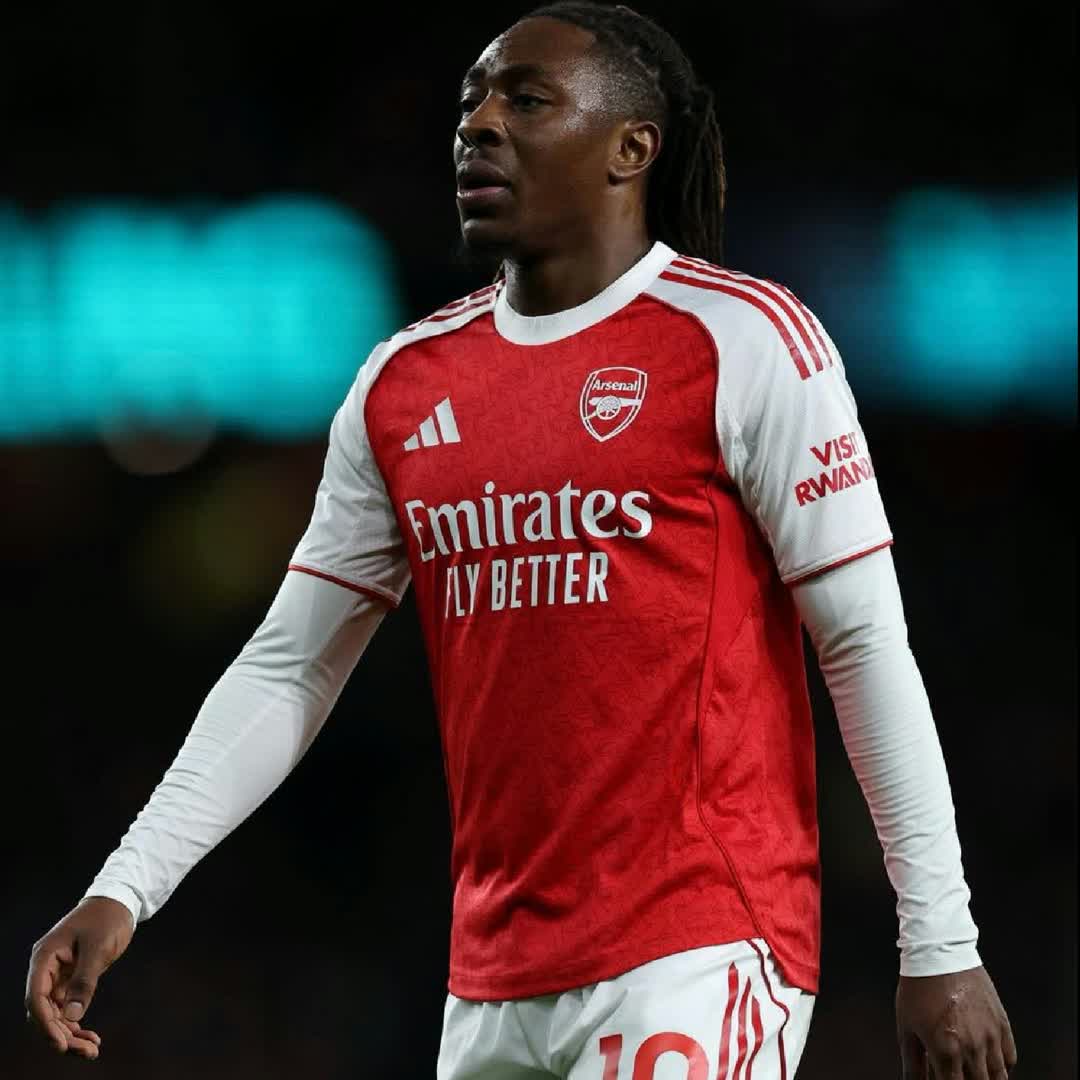 Post by Khalid Yassin: 🚨 𝐁𝐑𝐄𝐀𝐊𝐈𝐍𝐆: Eberechi Eze is set to be sidelined for at least a 𝐌𝐎𝐍𝐓𝐇 with a calf injury, The Athletic...