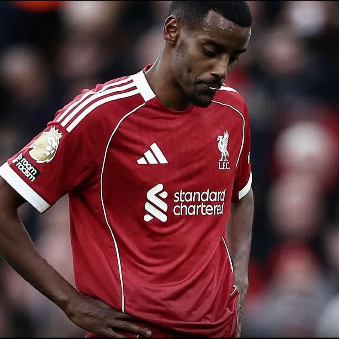 Post by Khalid Yassin: 🚨 𝐁𝐑𝐄𝐀𝐊𝐈𝐍𝐆: Alexander Isak will be 𝐎𝐔𝐓 of Liverpool game against Man United due to a new 𝐈𝐍𝐉𝐔𝐑𝐘 🤕...