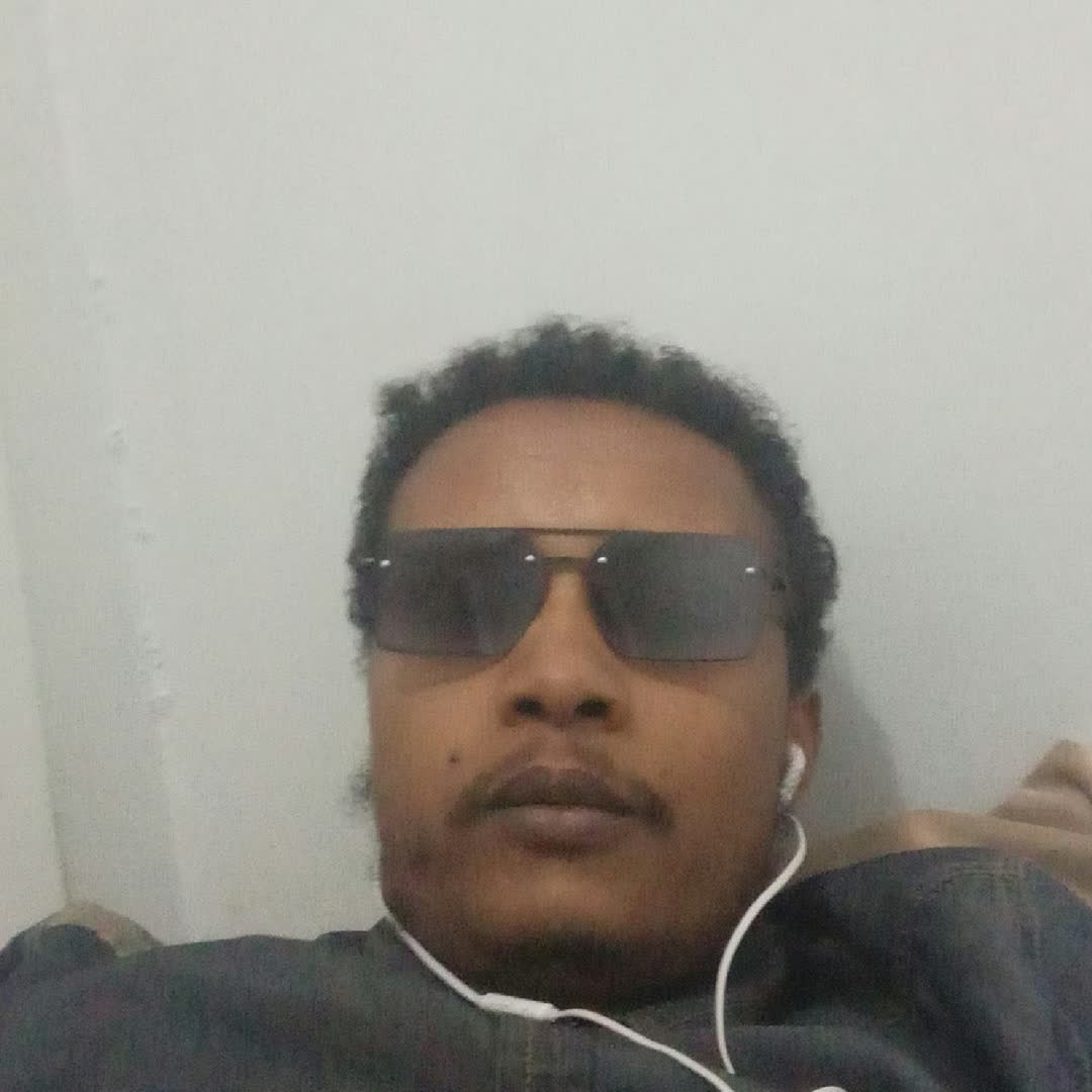 Post by Lamesa Teshome: Is me while in my room!!!