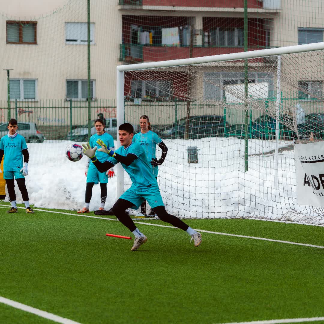 Post by Hamza El Hamza: 🆎 @ibrohodzic1 @fkunis @abgkacademy #buzzer #viral #fyp #sports #Daily #buzzer_fan_official #football