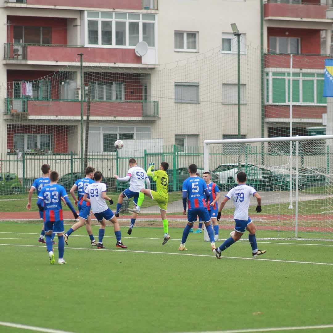 Post by Hamza El Hamza: 🔋 @ibrohodzic1 @fkunis @abgkacademy #buzzer #fyp #viral #Daily #sports #buzzer_fan_official #football