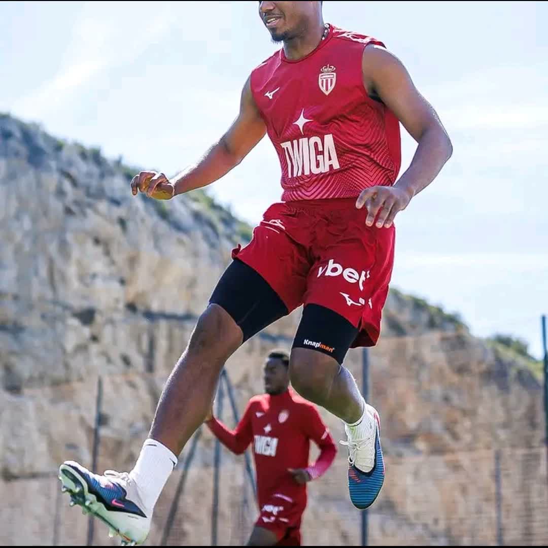 Post by Itseuwa Julius oshoyomele: #buzzer #viral #sports #Daily #football #fyp #buzzer_fan_official #pivale1141 #rasel6614 #basketball #foryou #Game...