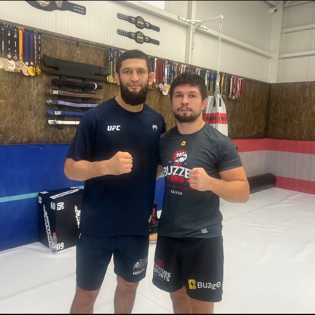 Post by Ahmed Vila: Representing @buzzer with my old teammate Khamzat Chimaev