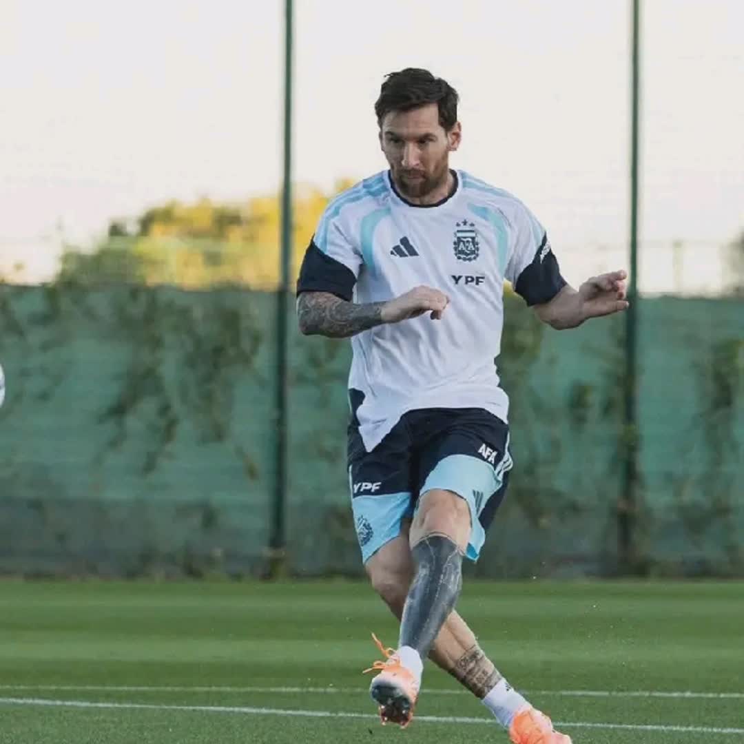 Post by Collins Jacobs: Leo Messi in training with Argentina today as they prepare for the friendly match against Angola. 🇦🇷🇦🇴 The world...