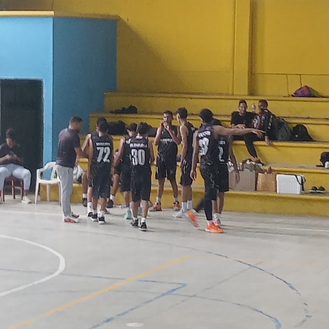 Post by El Crucero: Siguen las finales del baloncesto en el Distrito de Turbo. #deporte #recreacion ##turismos @preeti123 @fumlenorto...