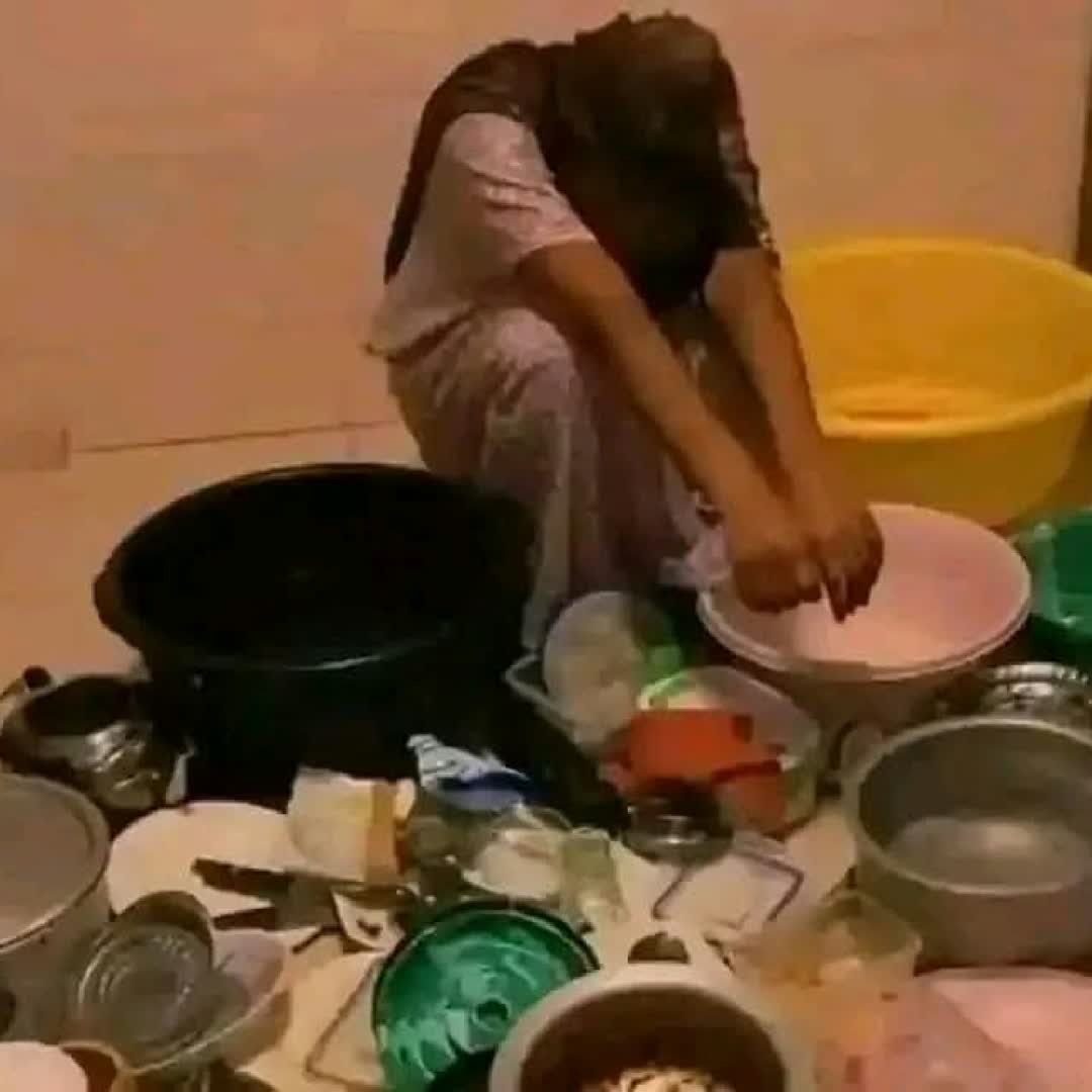 Post by UpdalLE Cade: Kwrn ayadoo dhibta ku martay hdi dhibkeda noqoto zaw xanun maaha ? @ermyas1 @toma2q @samrisamrawit057 #buzzer #viral...